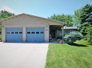 415 21st Ave, Brookings, SD 57006
