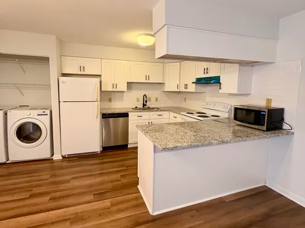 225 Summerwalk Cir, Chapel Hill, NC 27517