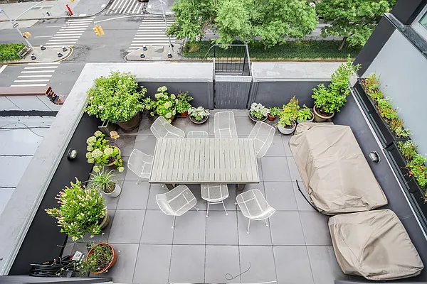 Rented by Compass | media 13