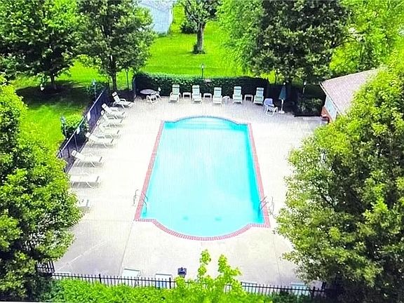 3rd image of 8901 Hunters Creek Dr APT 312