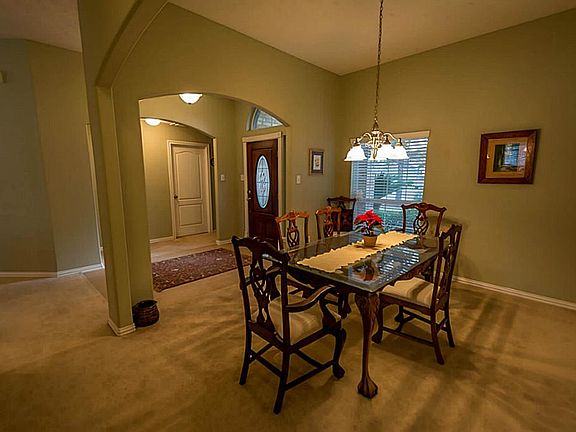 Easy access from the kitchen, the dining room a great space for family dinners!