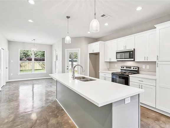 5th image of 66349 Markham Dr