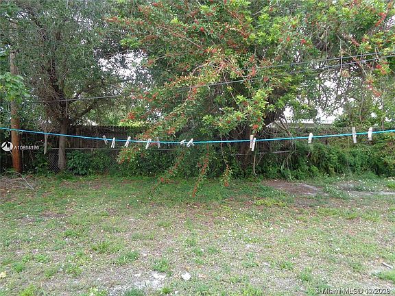 2nd image of 1625 NW 12th Ct #1625