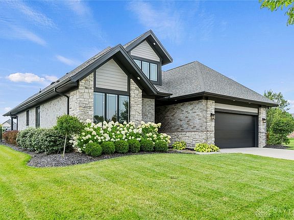 3rd image of 1391 Highland Ln S
