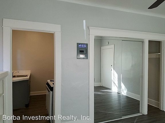 4th image of 1495 Cedar Ave APT 02