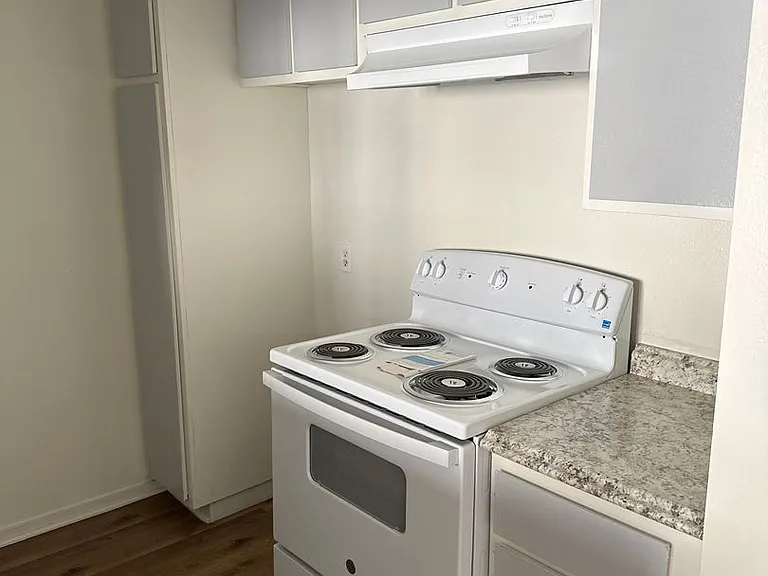 400 S. Kingsley Drive — Photo 19