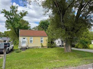 541 Carola St, Creve Coeur, IL 61610