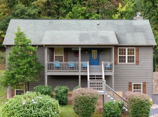 3183 Wears Dr, Sevierville, TN 37862