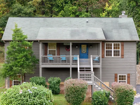 3183 Wears Dr, Sevierville, TN 37862