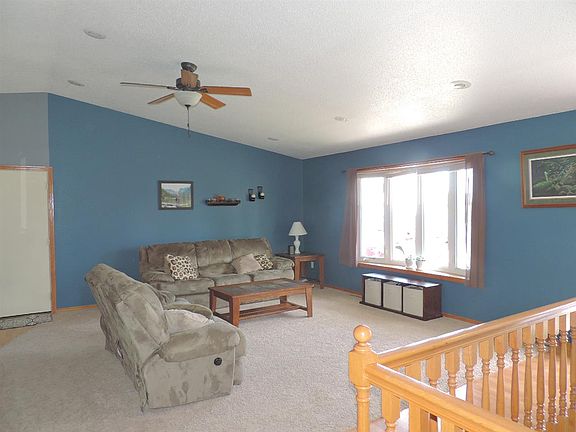 2nd image of 2905 Lakeview Dr