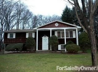 9 Greenfield Ter, Congers, NY 10920