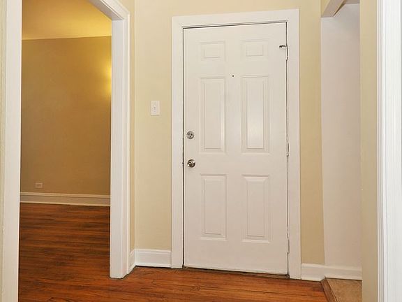 4th image of 5237 N Winthrop Ave APT 6
