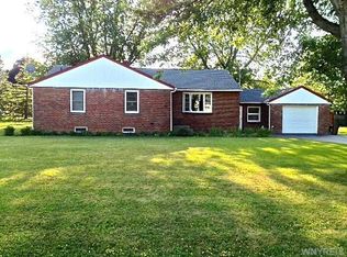 32 E Home Rd, Bowmansville, NY 14026