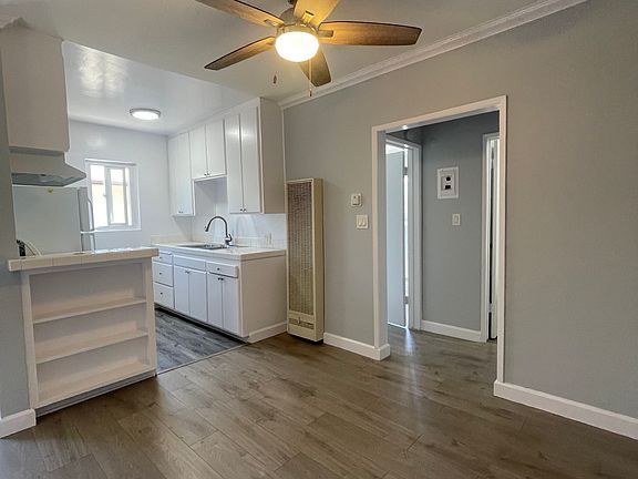 5th image of 2150 N Beachwood Dr #5