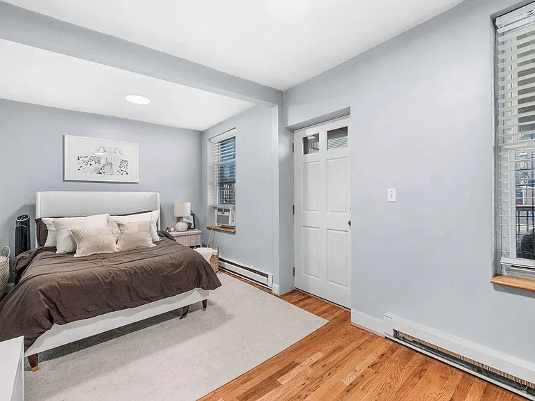 227 W 3rd St #2 — Photo 9