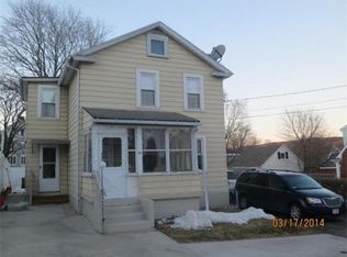 10 Margerie St, Lee, MA 01238