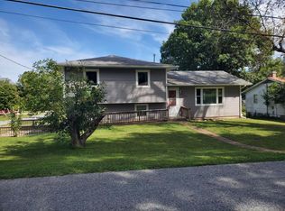 1302 7th St, Baldwin City, KS 66006