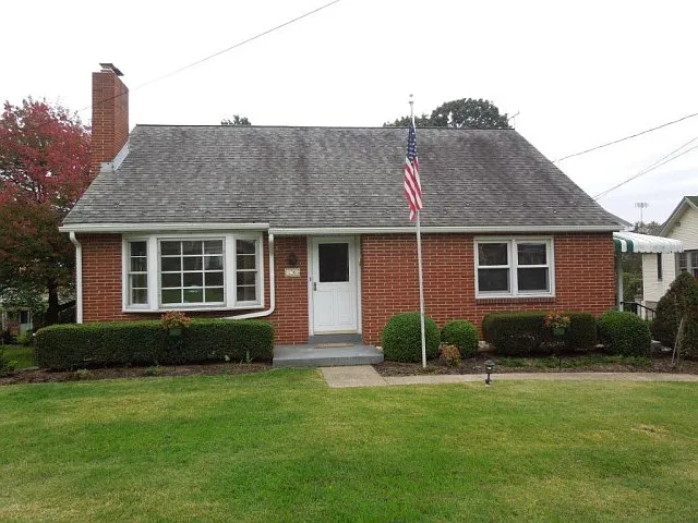 256 Pleasure Rd photo 1