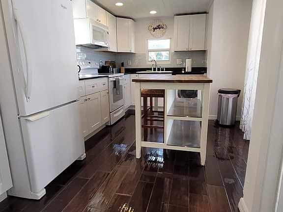 4th image of 412 El Prad Guesthouse