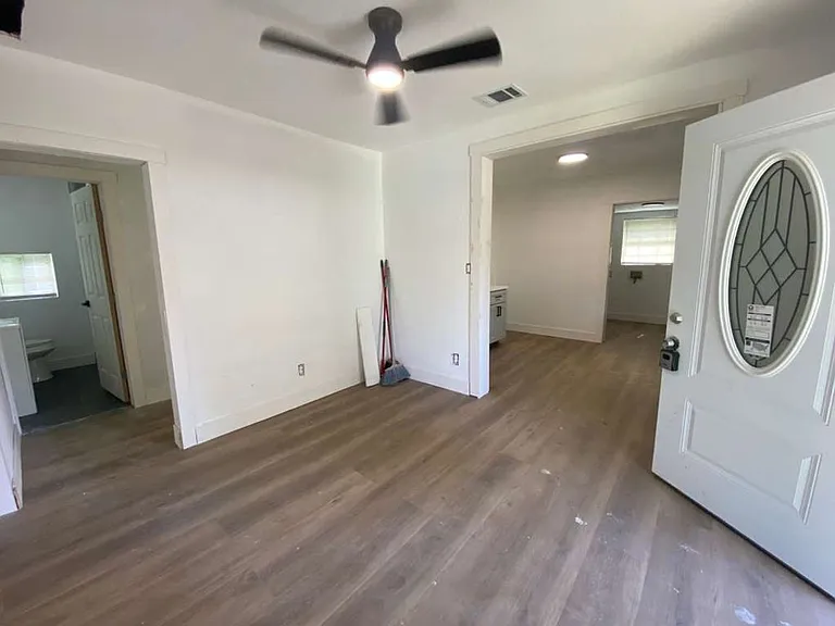 9313 Sandra St — Photo 14