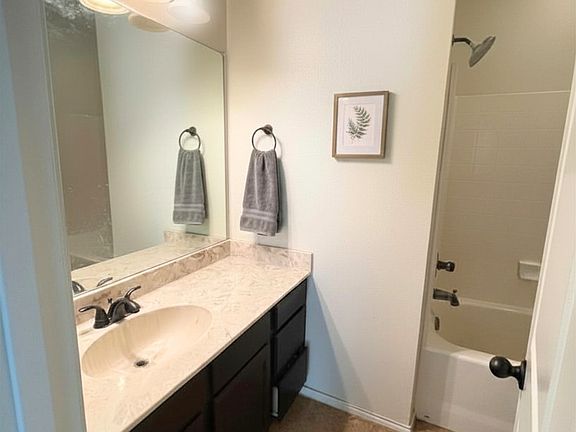 4th image of 1428 Ravenwood Dr