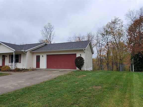 3rd image of 409 Hillcrest Dr