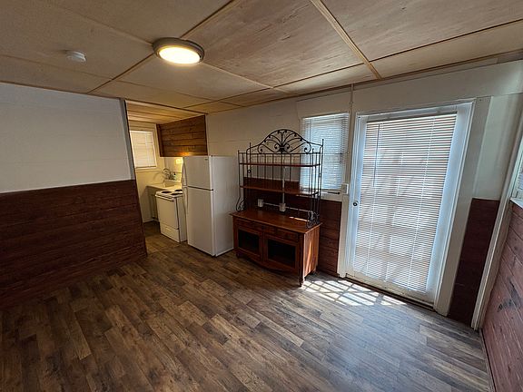 3rd image of 1001 White Spar Rd #6