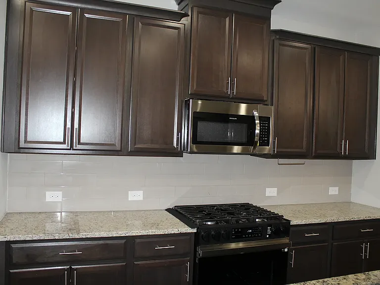 1368 Endicott Ct — Photo 10