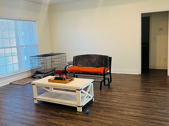 4th image of 30 NE Gracie Ln