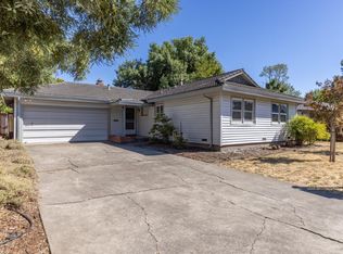 1227 Wyoming Dr, Santa Rosa, CA 95405