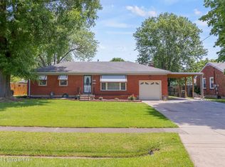 1915 Floradora Dr, Louisville, KY 40272