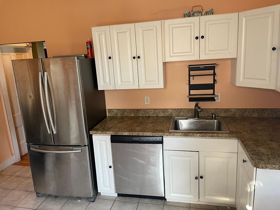 1st image of 161 Grandview Ave #2F