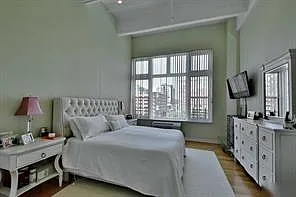 1500 Hudson St #4R — Photo 13