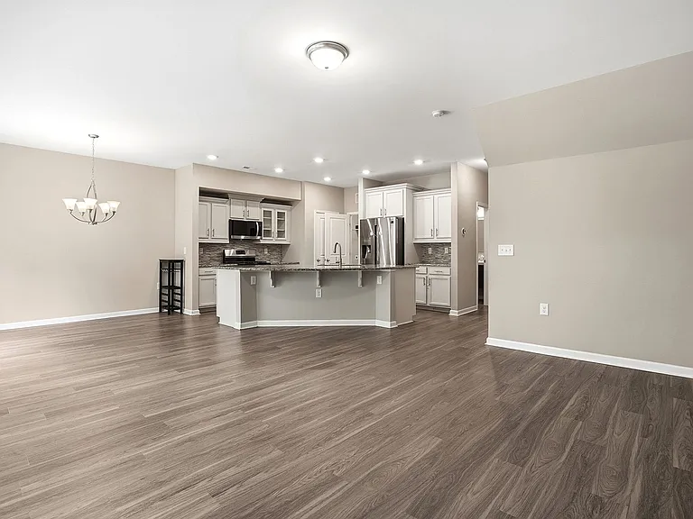 1017 Epiphany Rd — Photo 10