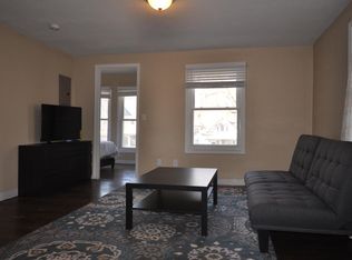 1011 W Church St APT 4, Champaign, IL 61821