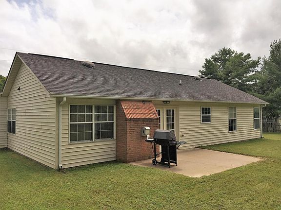 3rd image of 10925 Gilian Ln