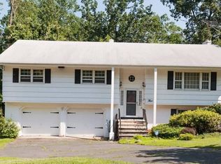 3 Amy Ct, Verona, NJ 07044