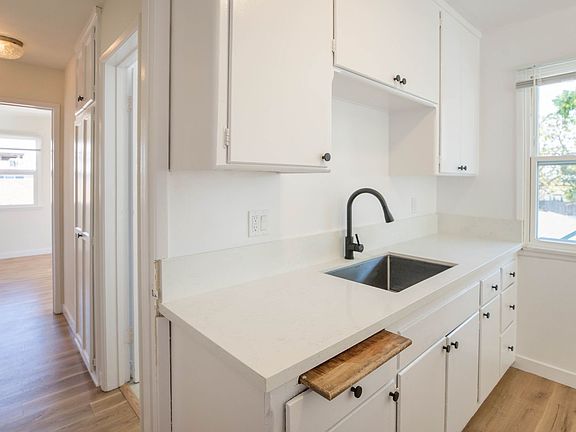 5th image of 11928 Venice Blvd #11932