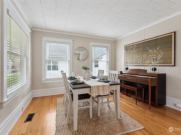 5th image of 303 Brandywine Avenue