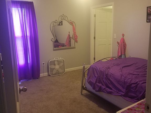 Bedroom 2. Walk in closet