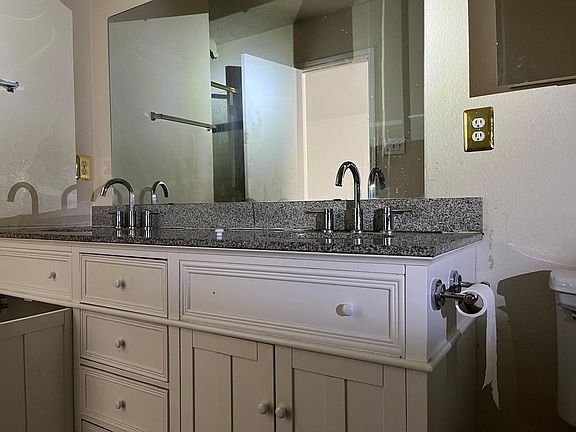 4th image of 1729 Whispering Cove Trl