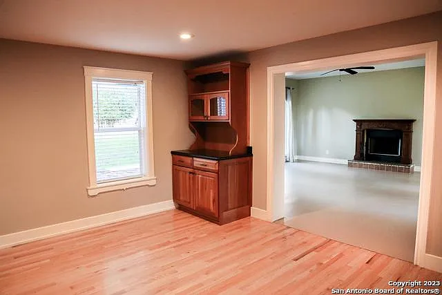 208 S Winston Ln — Photo 10