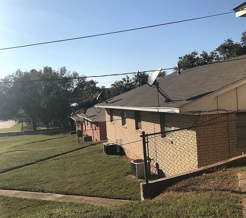 1st image of 827A W Monterey St