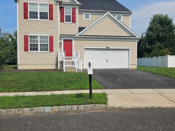2nd image of 323 Pigott Dr