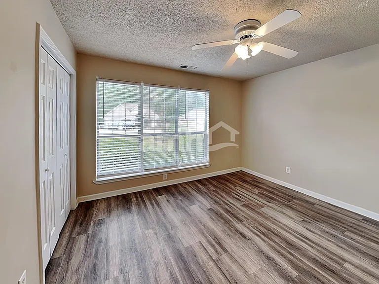 140 Cannon Dr — Photo 16