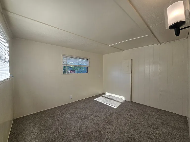 622 Richard St — Photo 11