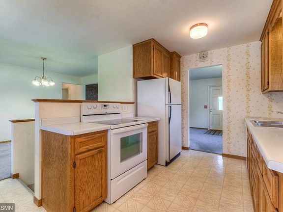 9036 12th Ave S Bloomington-3-web-Kitchen