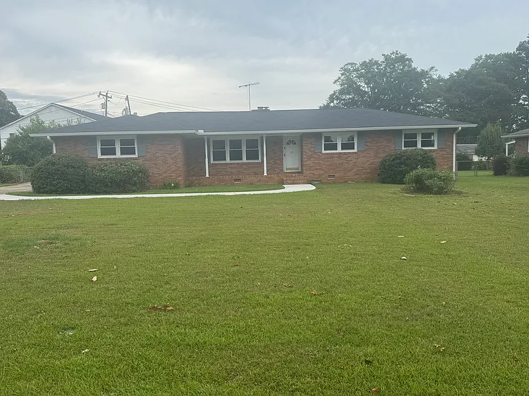 313 Rhodehaven Dr — Photo 2