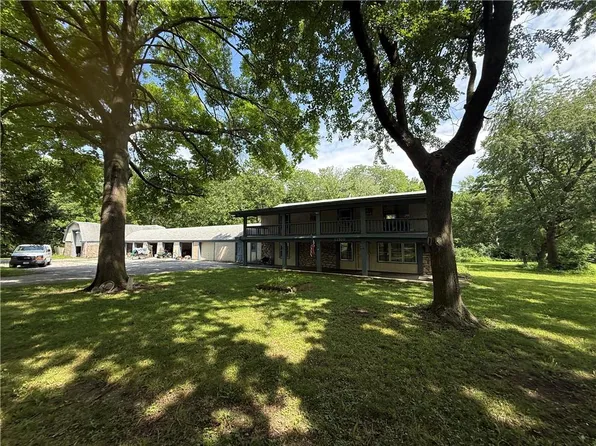 11310 Lister Dr, Kansas City, MO 64137