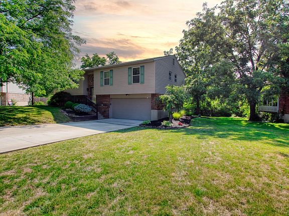 3rd image of 830 Tam O Shanter Way